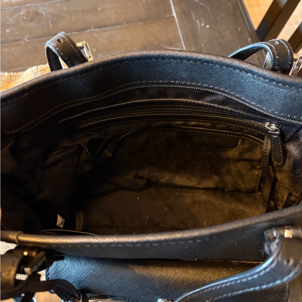 Michael Kors Black Shoulder Bag - Picture 12 of 12